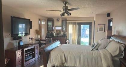 Balloon House Hideaway LLC