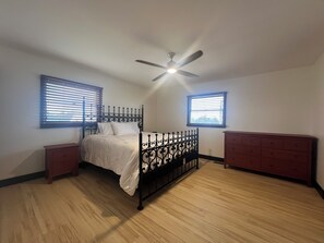 5 habitaciones, tabla de planchar con plancha y wifi gratis