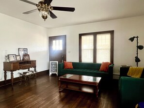 TV, fireplace - A Gathering Place Black Kettle Farm -5 bedrooms (Atwood)