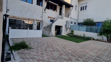Extérieur