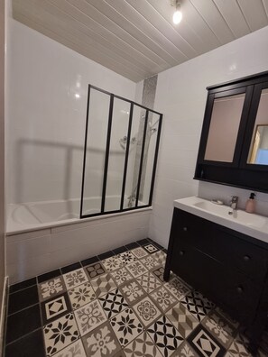 Hair dryer, towels, soap, toilet paper