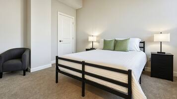 2 habitaciones, tabla de planchar con plancha, wifi y ropa de cama