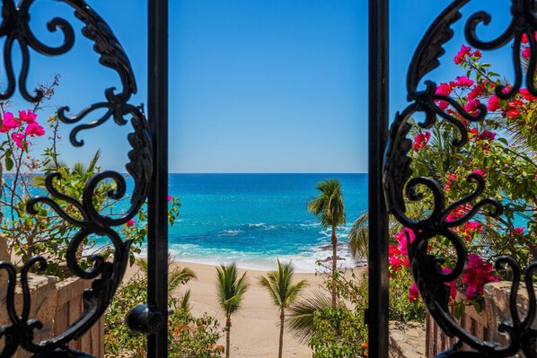 Beach nearby - Beachfront Palmilla Casa Tortuga del Mar (Palmilla)