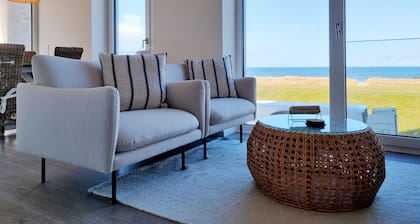 Baltic Sea vacation apartment Surfside - sea view from every window