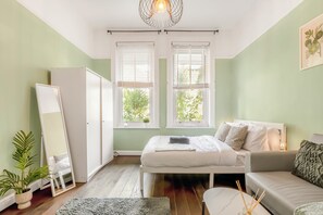 2 Schlafzimmer, BĂŒgeleisen/BĂŒgelbrett, WLAN, BettwĂ€sche