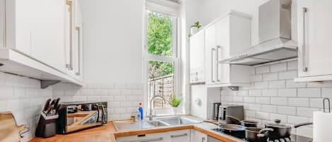 Microwave, oven, stovetop, dishwasher
