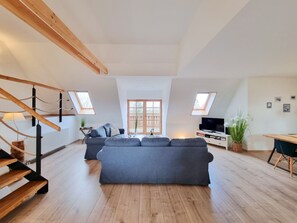 Televisión, futbolito, tenis de mesa y estéreo 