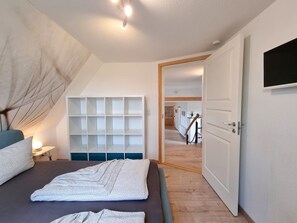 3 bedrooms, travel crib, free WiFi