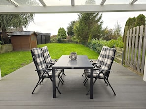 تناول الطعام بالخارج