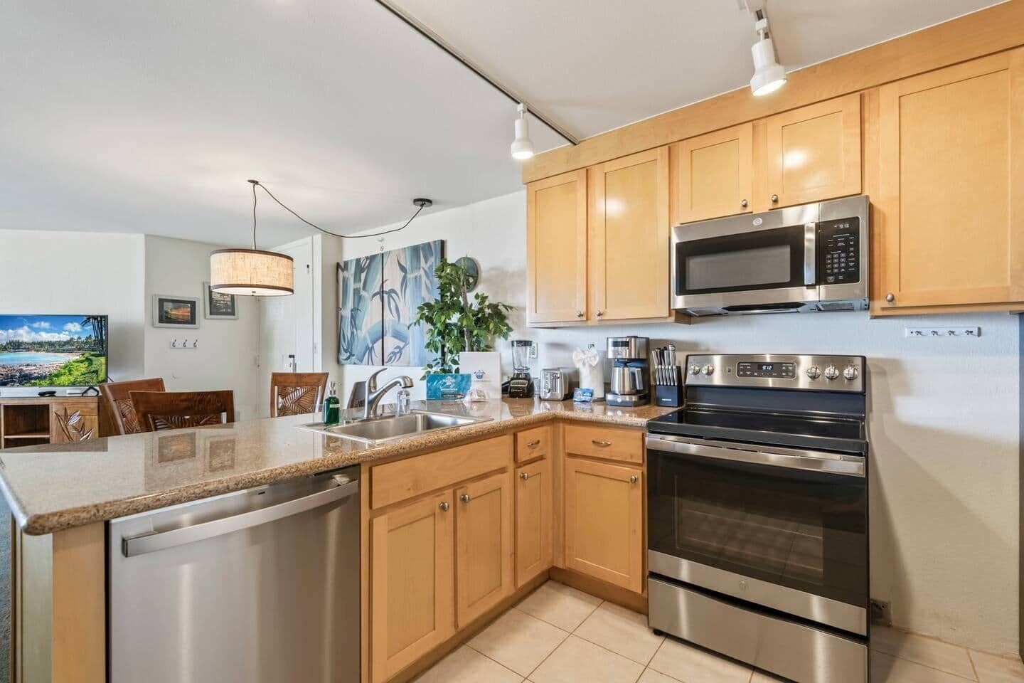 電子レンジ、オーブン、コンロ、食器洗い機