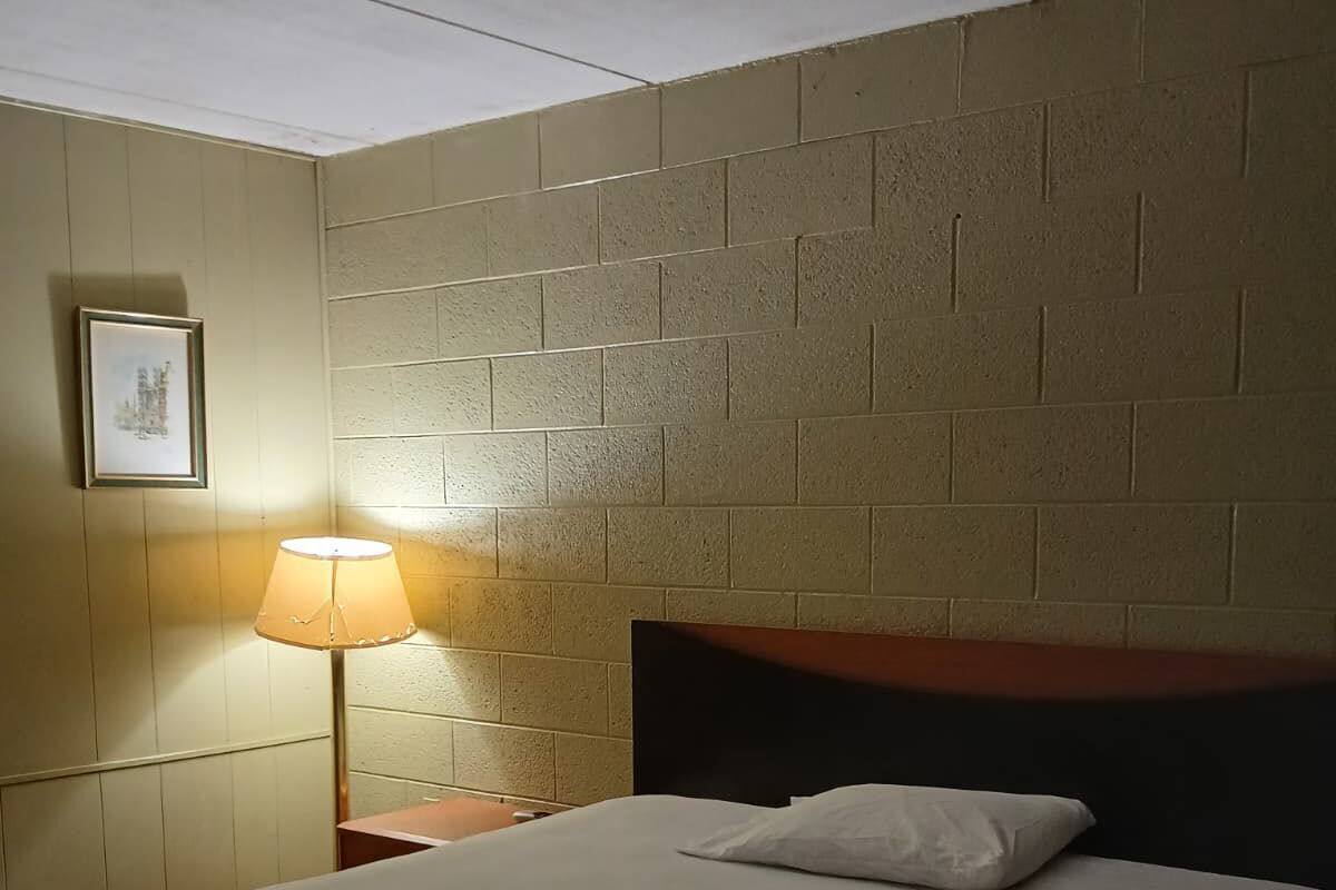 Room, Non Smoking (Full Bed) | Iron/ironing board, free WiFi