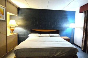 King Bed Non-Smoking | Strykjärn/strykbräda, gratis wi-fi och sängkläder