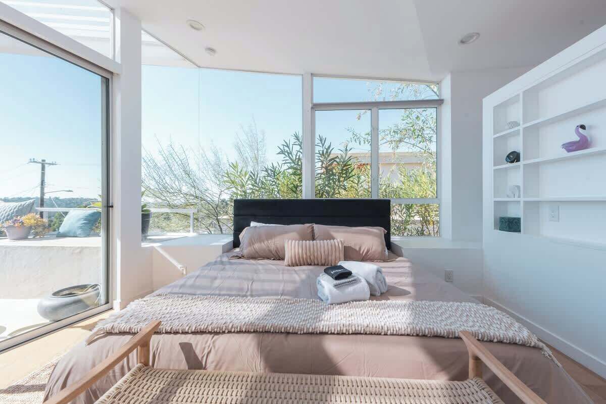 3 bedrooms, free WiFi, bed sheets