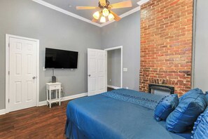 5 soverom, strykejern/-brett, wi-fi og sengetøy