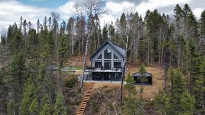 Exterior - Melsy | Tavata Chalets | Lakeside Retreat (Saint-David-de-Falardeau)
