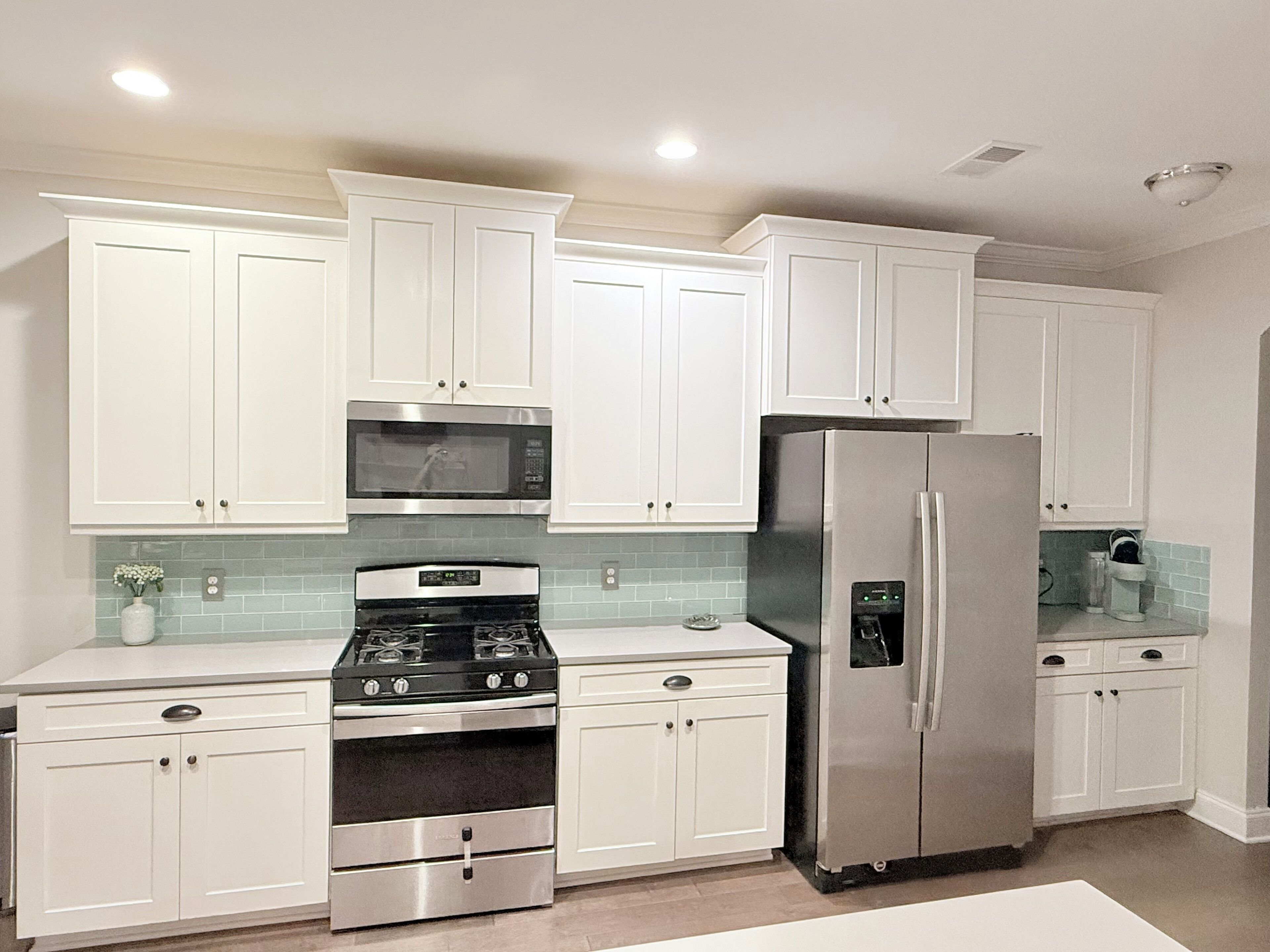 Refrigerador, microondas, horno, placa de cocina