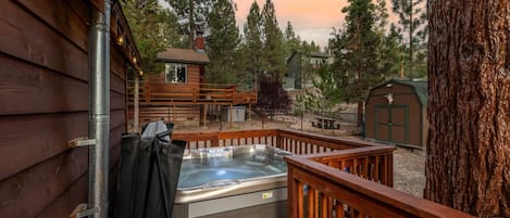 Tina de hidromasaje al aire libre