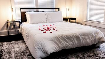 3 bedrooms, iron/ironing board, WiFi, bed sheets