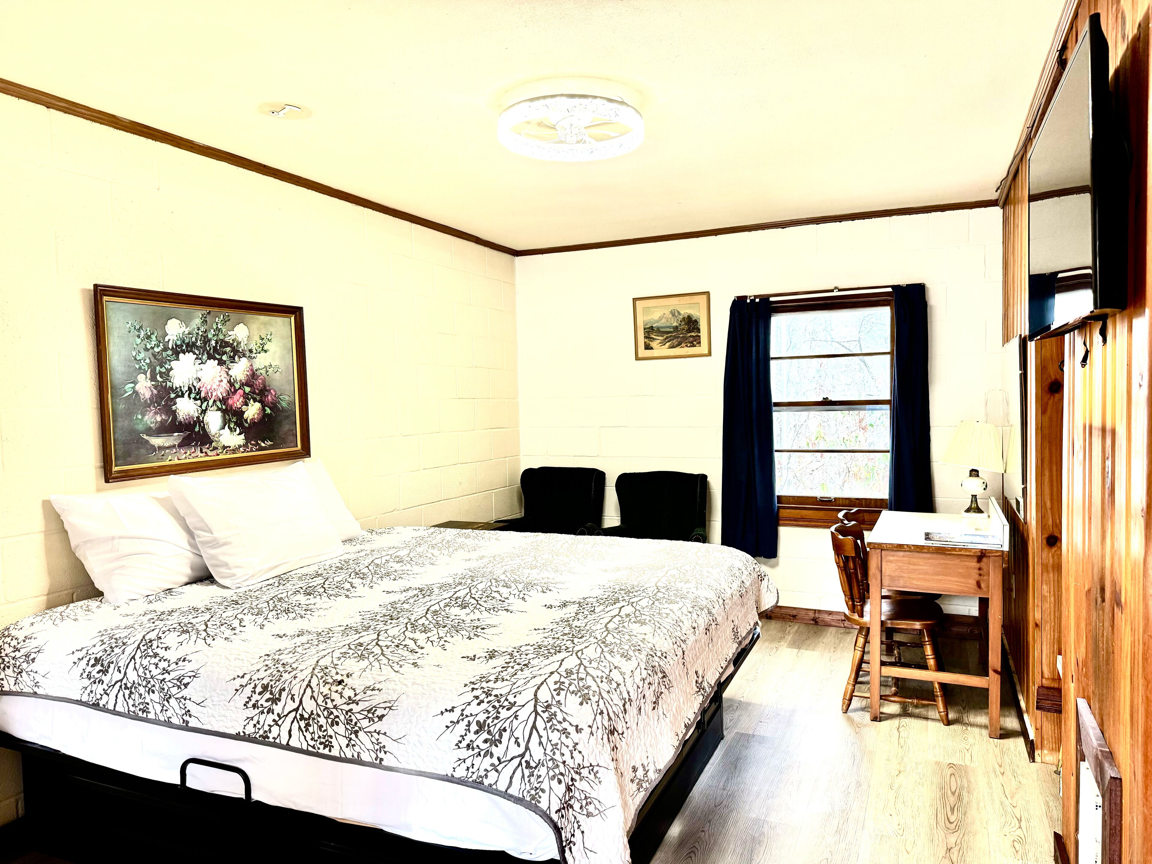 Comfort Room | Free WiFi