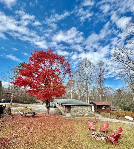 Parkview Lodge & Cabins