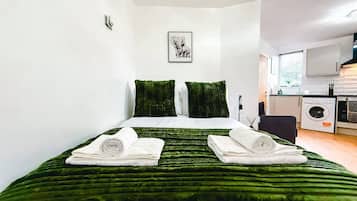 1 bedroom, iron/ironing board, WiFi, bed sheets