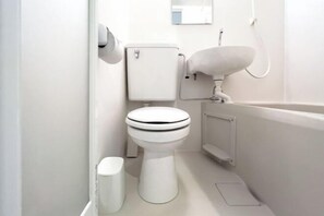 Room - Elegant House (Tokyo)