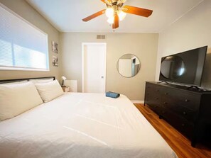 4 bedrooms, iron/ironing board, free WiFi, bed sheets