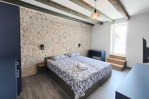 Villa (Villa Galant with Pool & Sauna Maruž) | 2 bedrooms, cots/infant beds