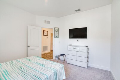 Dog Friendly Punta Gorda w/ Lanai & Fire Pit