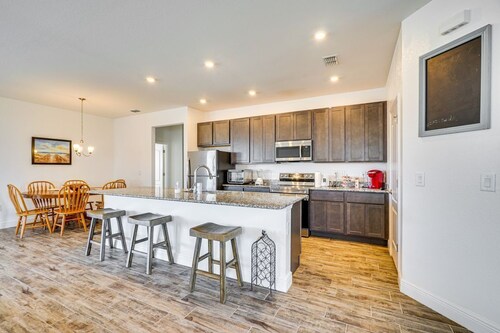 Dog Friendly Punta Gorda w/ Lanai & Fire Pit