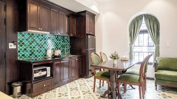 Departamento de lujo, vista a la ciudad | Servicio a la habitación