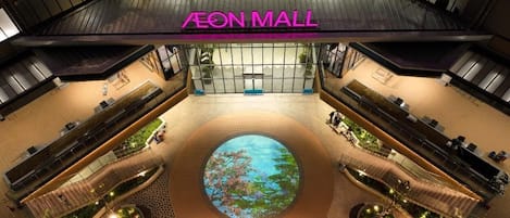 Shopping mall