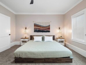 2 bedrooms, desk, iron/ironing board, WiFi