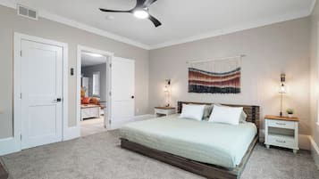 2 bedrooms, desk, iron/ironing board, WiFi