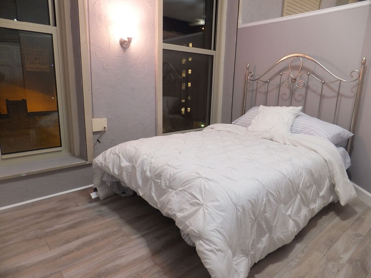 1 makuuhuone, työpöytä, silitysrauta/-lauta, Wi-Fi