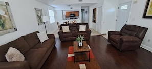 Smart TV - Beautiful Condo in Orlando, Florida Kissimmee Area (Kissimmee)