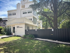 Exterior - Black Suites Pinamar (Pinamar)