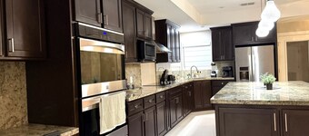 Charming 3-bedroom house with AC and fitness space in Laredo