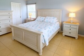 3 室のベッドルーム、アイロン / アイロン台、WiFi (無料)、ベッドシーツ