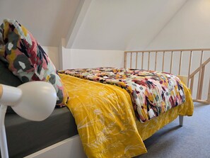1 quarto, Wi-Fi de cortesia, roupa de cama