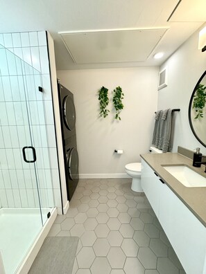 Shower, hair dryer, towels, soap - Modern Uptown Studio Near Downtown! (Denver)