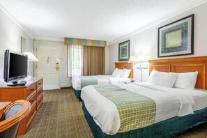 1 bedroom, iron/ironing board, WiFi, bed sheets - SHSU Adjacent Two Double | Resort Pool, 24/7 Gym (Huntsville)