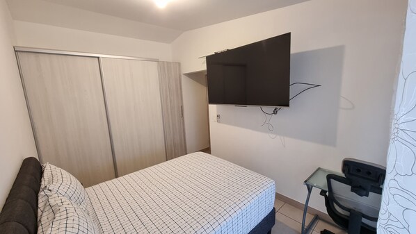 3 bedrooms, WiFi, bed sheets