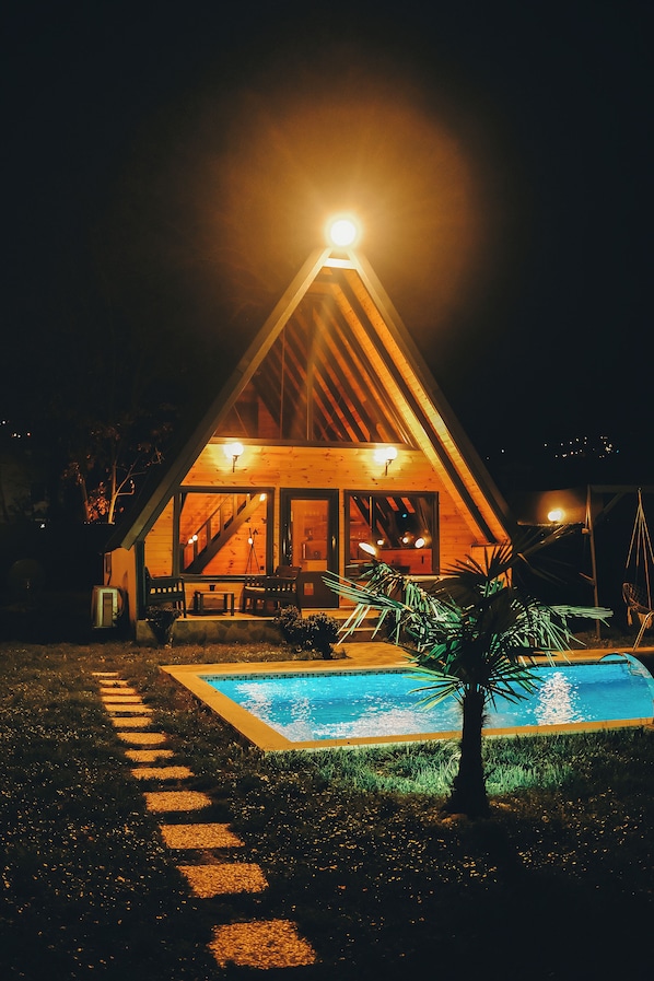 Bungalow, patio, pemandangan kebun | Teras/patio