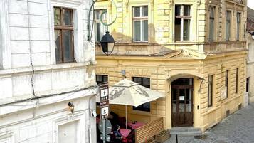 المنشأة من الخارج