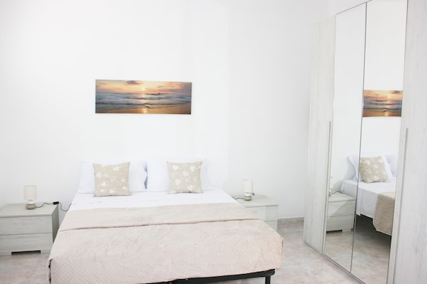 2 bedrooms, iron/ironing board, free WiFi, bed sheets