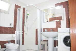 Hair dryer, bidet, towels, soap - Cottage the Butterfly - Cozy apartment just minutes from the sea (Manduria)