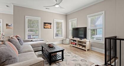 Seaside Serenity: Walk to the Beach, Cart to Golf, Litchfield in Pawleys Island