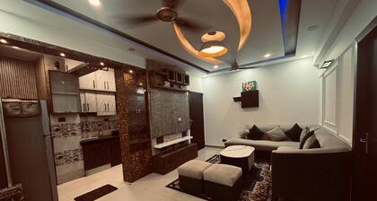 Palm Stays: 2BHK Fully furnished Apartment In Raj Nagar Extension Ghaziabad