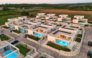 Exterior - Gorgeous home in Tar with private swimming pool, can be inside or outside (Tar)